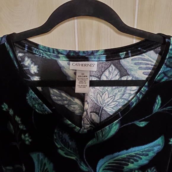 Leaf Print Velvet Blouse - Picture 5 of 7